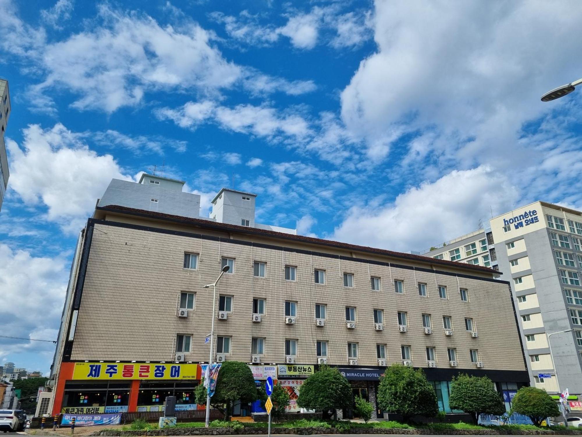 Jeju Miracle Hotel Экстерьер фото